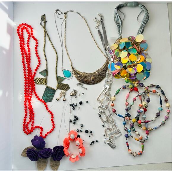 10 Colorful Fun Statement Necklaces Felt Roses Beads Patina Flashy Festive - Picture 1 of 5